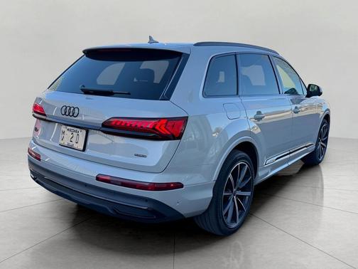 2024 Audi Q7 55 Premium Plus