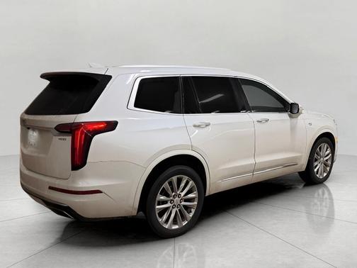 2022 Cadillac XT6 Premium Luxury AWD