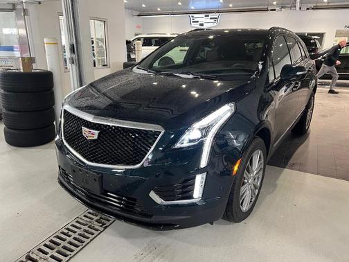 2025 Cadillac XT5 Sport