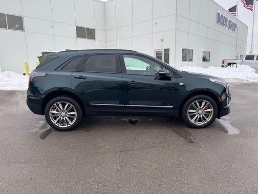 2025 Cadillac XT5 Sport