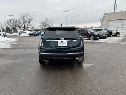 2025 Cadillac XT5 Sport