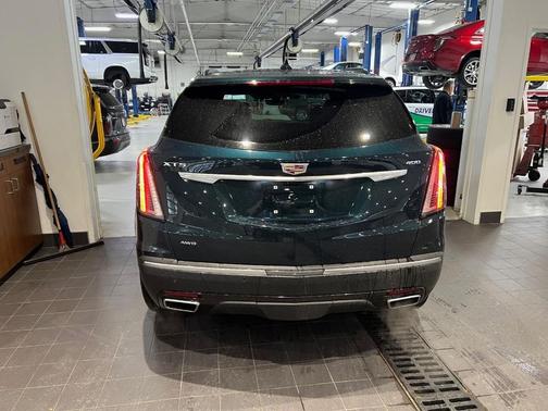 2025 Cadillac XT5 Sport