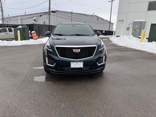 2025 Cadillac XT5 Sport