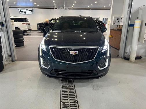2025 Cadillac XT5 Sport