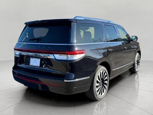 2022 Lincoln Navigator Black Label