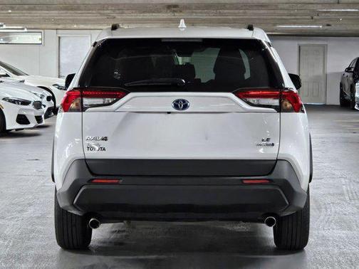 2022 Toyota RAV4 Hybrid LE