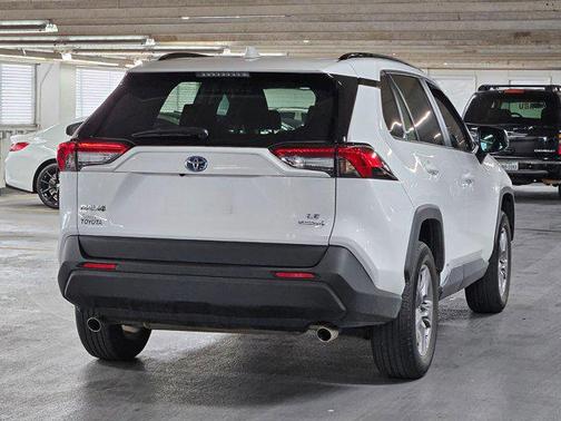 2022 Toyota RAV4 Hybrid LE