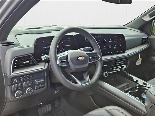 2025 Chevrolet Suburban LT