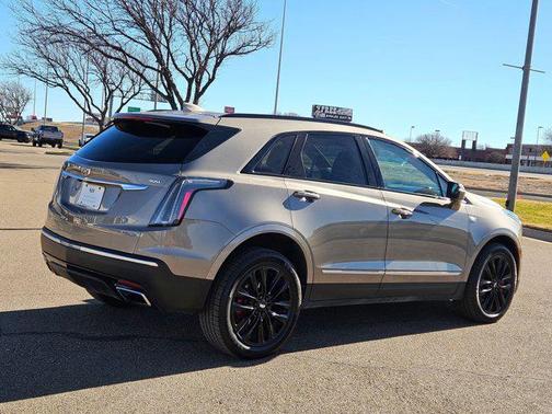 2023 Cadillac XT5 Sport