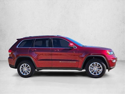 2022 Jeep Grand Cherokee Laredo
