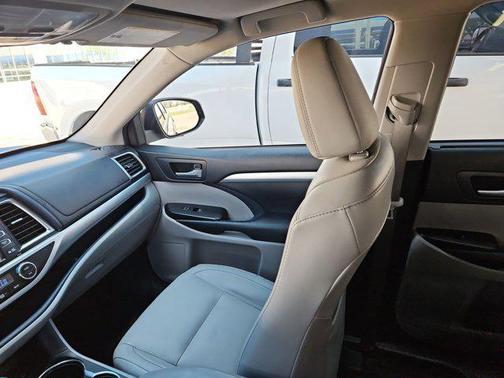 Predawn Gray Mica 2016 Toyota Highlander XLE