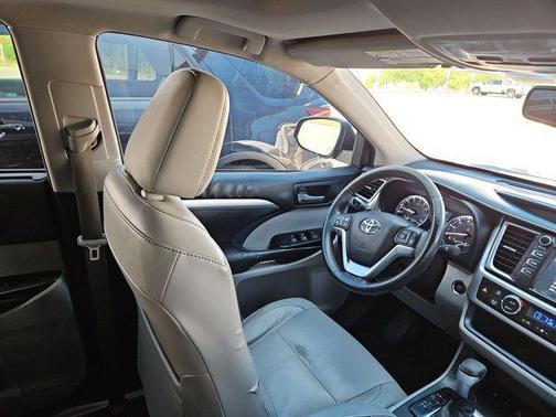 Predawn Gray Mica 2016 Toyota Highlander XLE