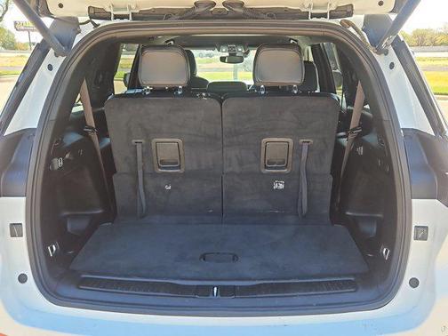Bright White Clearcoat 2024 Jeep Grand Cherokee L Altitude