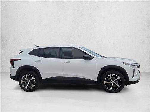 Summit White 2025 Chevrolet Trax FWD 1RS
