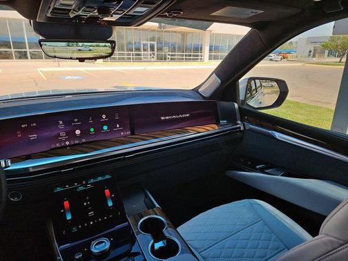 Crystal White Tricoat 2025 Cadillac Escalade Sport Platinum