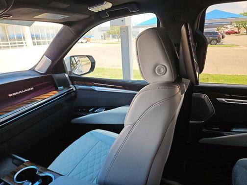 Crystal White Tricoat 2025 Cadillac Escalade Sport Platinum