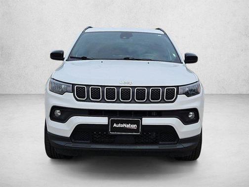 Bright White Clearcoat 2024 Jeep Compass Latitude