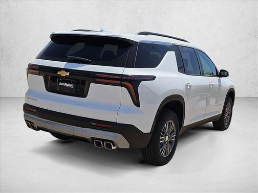 Summit White 2026 Chevrolet Traverse LT