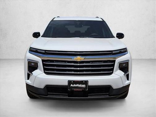 Summit White 2026 Chevrolet Traverse LT