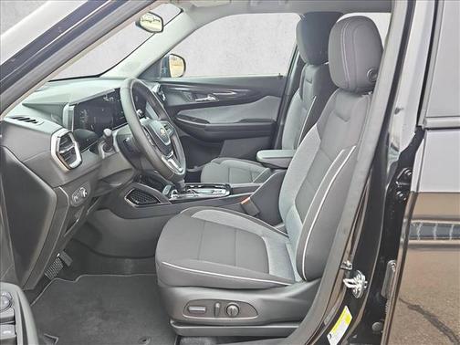 Mosaic Black Metallic 2026 Chevrolet Trailblazer LT