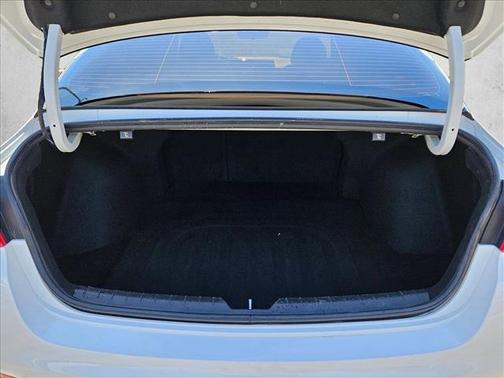 Glacial White Pearl 2021 Kia K5 LXS