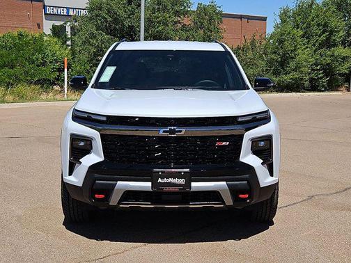 Polar White Tricoat 2026 Chevrolet Traverse AWD Z71