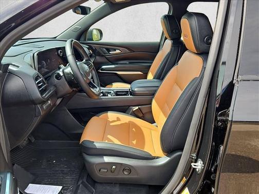 Mosaic Black Metallic 2027 Chevrolet Traverse AWD Z71
