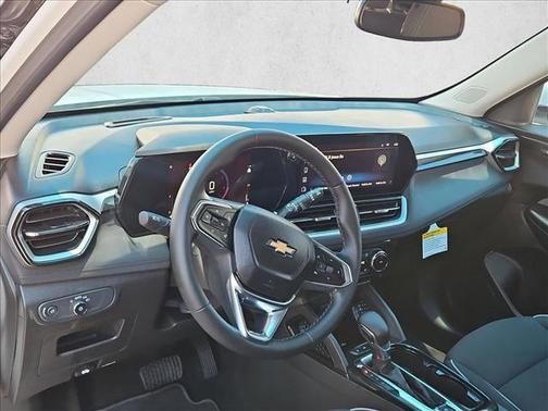 Summit White 2026 Chevrolet Trailblazer LT