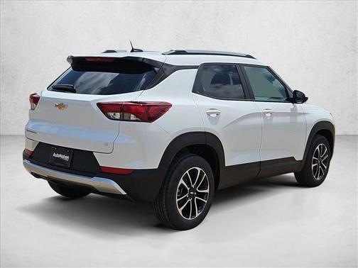 Summit White 2026 Chevrolet Trailblazer LT