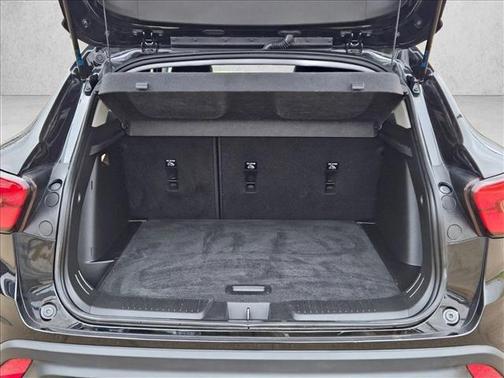 Mosaic Black Metallic 2025 Chevrolet Trax LT