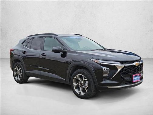 Mosaic Black Metallic 2025 Chevrolet Trax LT