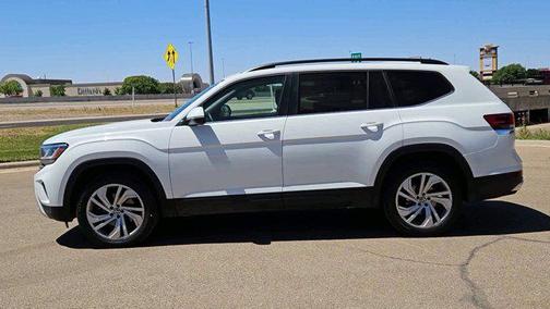Pure White 2022 Volkswagen Atlas 3.6L SE w/Technology