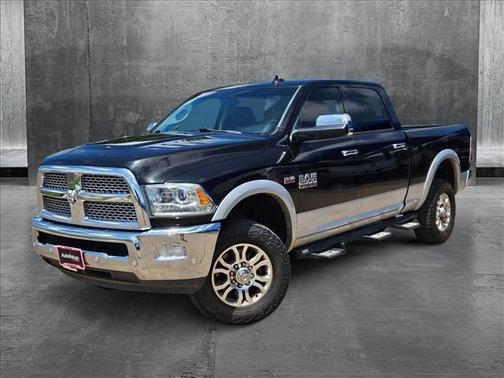 2017 RAM 2500 Laramie Crew Cab 4x4 6'4' Box
