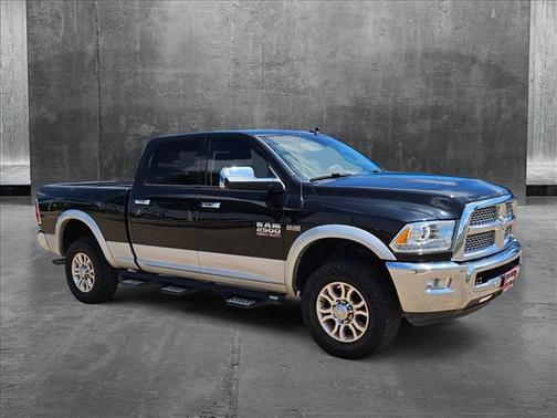 2017 RAM 2500 Laramie Crew Cab 4x4 6'4' Box