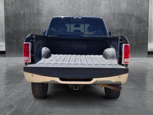 2017 RAM 2500 Laramie Crew Cab 4x4 6'4' Box