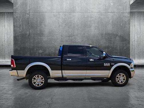 2017 RAM 2500 Laramie Crew Cab 4x4 6'4' Box