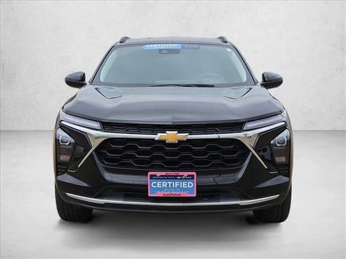 Mosaic Black Metallic 2025 Chevrolet Trax LT