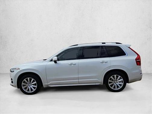Crystal White Pearl Metallic 2017 Volvo XC90 T6 Momentum