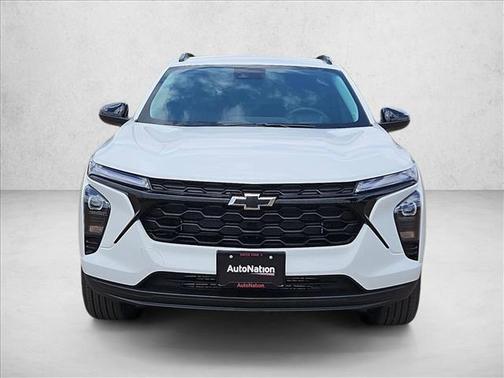 Summit White 2026 Chevrolet Trax LT