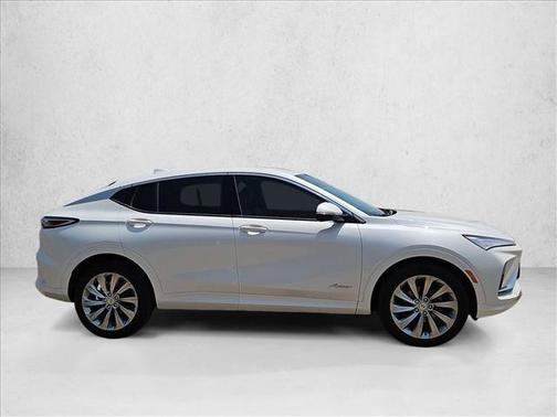 White Frost Tricoat 2024 Buick Envista Avenir FWD