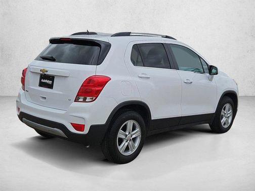 Summit White 2020 Chevrolet Trax LT