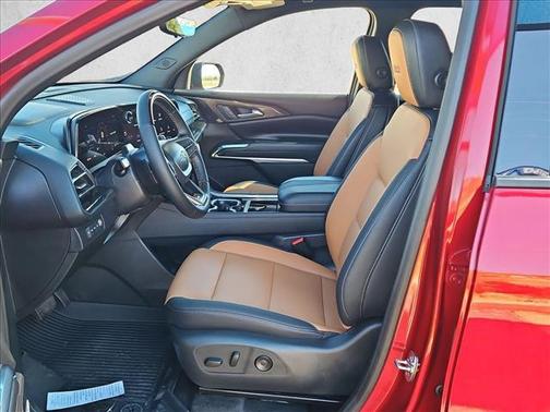 Radiant Red Tintcoat 2027 Chevrolet Traverse AWD Z71