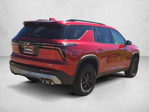 Radiant Red Tintcoat 2027 Chevrolet Traverse AWD Z71