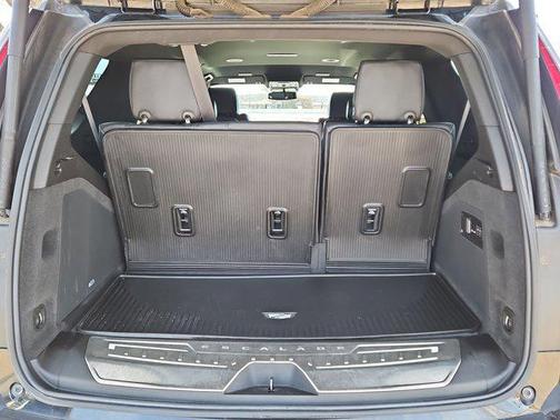 2022 Cadillac Escalade Luxury