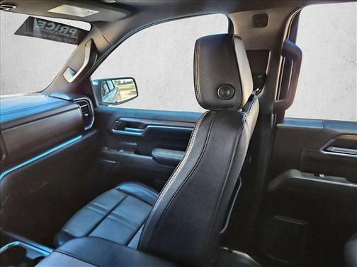 Iridescent Pearl Tricoat 2023 Chevrolet Silverado 1500 High Country