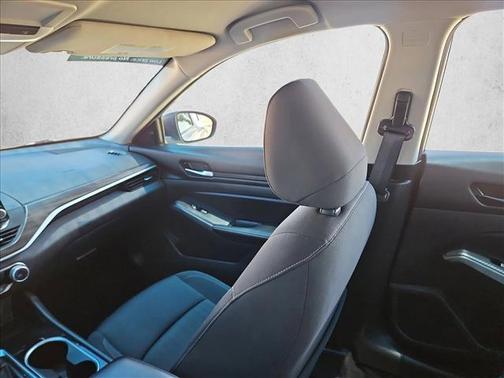 Brilliant Silver Metallic 2024 Nissan Altima 2.5 SV