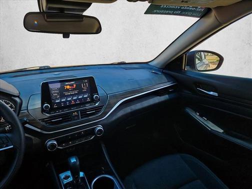 Brilliant Silver Metallic 2024 Nissan Altima 2.5 SV
