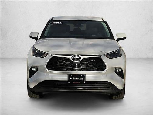 Wind Chill Pearl 2025 Toyota Highlander LE