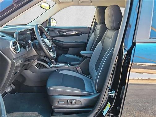 Mosaic Black Metallic 2026 Chevrolet Trailblazer LT