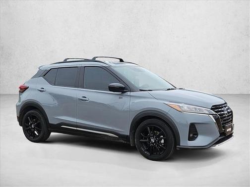 Boulder Gray Pearl 2022 Nissan Kicks SR